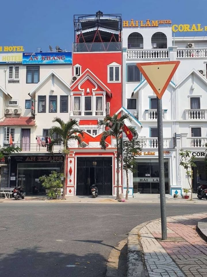 Hotel 15 phòng mặt phố Thích Quảng Đức, Nha Trang 102.5m² giá 12.5 tỷ - Hồ bơi vô cực đẳng cấp!