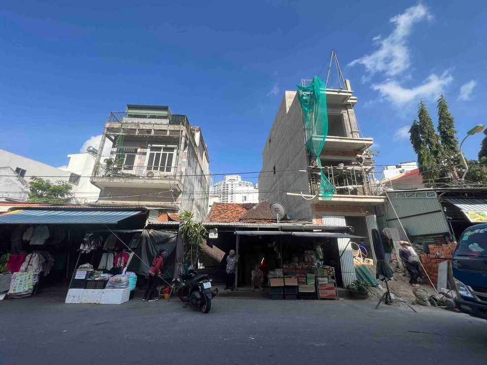 Nhà cấp 4 Nha Trang 157m² giá 25.12 tỷ - Đối diện chợ Đầm kinh doanh thuận lợi!