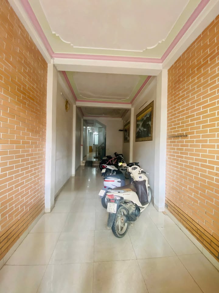 Nhà 2,5 tầng tại Nguyễn Bỉnh Khiêm, Cốc Lếu 87m² giá 3.5 tỷ - Dòng tiền cho thuê ổn định!