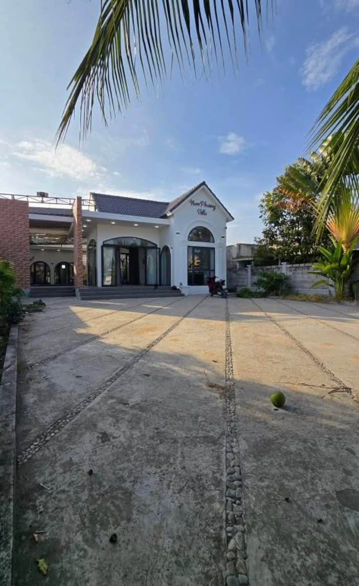 Homestay Villa Hàm Liêm 570m² giá 3 tỷ - Đẳng cấp nghỉ dưỡng sang trọng!