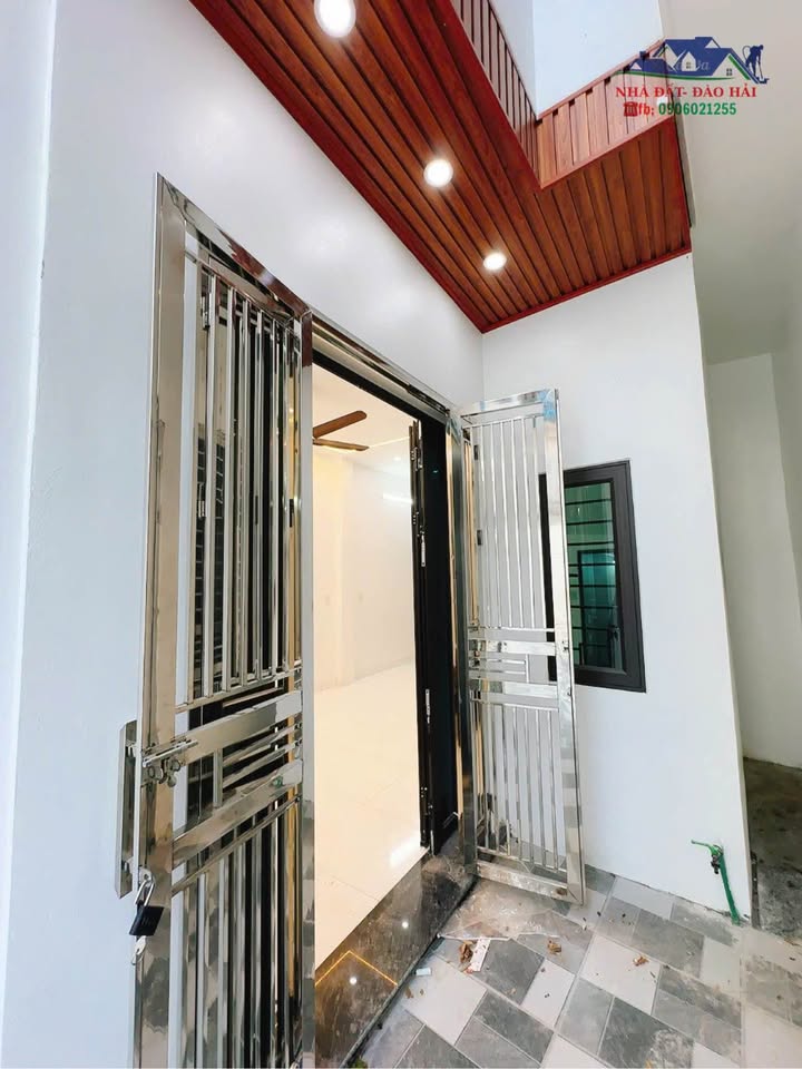 Nhà 3 tầng Tiền Phong Thái Bình 35m² giá 1.55 tỷ - Sẵn sàng vào ở ngay!