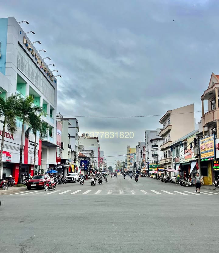 Nhà mặt tiền đường Phạm Thái Bường Trà Vinh 70m² giá 20 tỷ - Kinh doanh sầm uất!