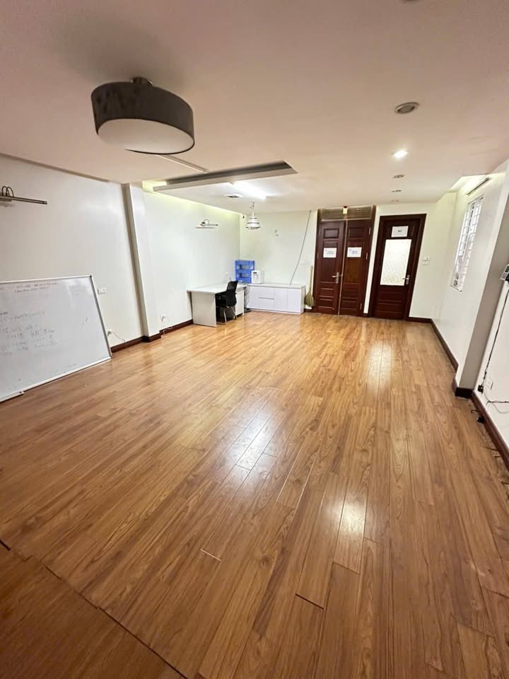 Sàn văn phòng cho thuê tại Đống Đa 100m² giá 18 triệu - Mặt phố Tây Sơn