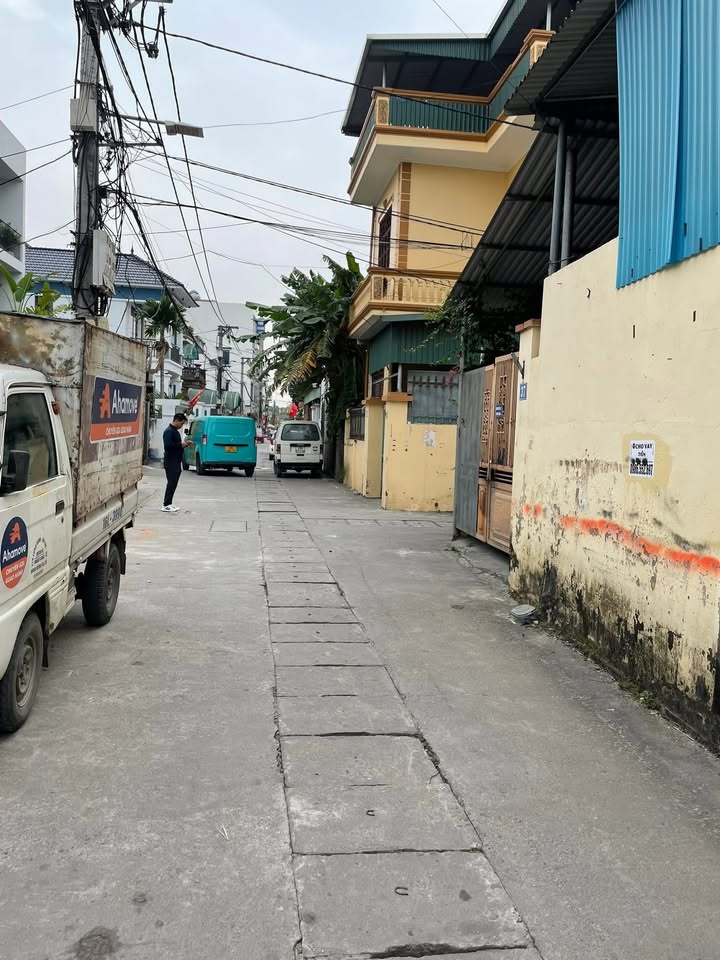 Đất Đặng Xá Gia Lâm 98m² giá 4.9 tỷ - Ngõ ô tô tránh nhau, cơ hội đầu tư sinh lời!