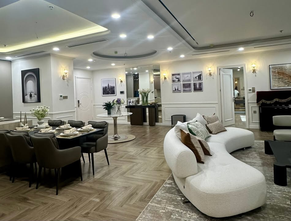 Căn hộ Vinhomes Times City 200m² giá thỏa thuận - Thiết kế hiện đại, view thoáng