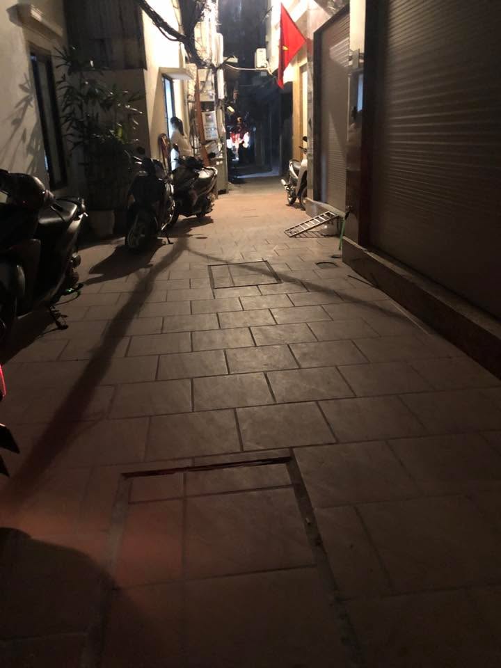 Nhà phố Cầu Giấy 50m² giá 11.5 tỷ - Lô góc 3 mặt thoáng, hướng Tây Bắc!