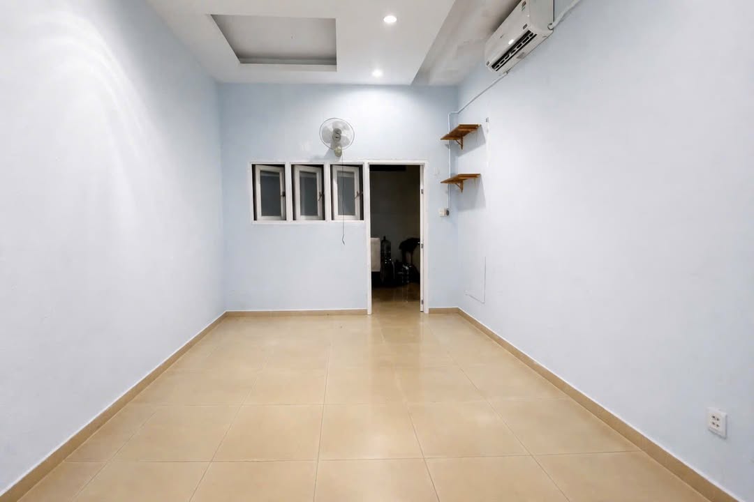 Phòng trọ đường Tân Sơn Nhì, quận Tân Phú - Chỉ 2.3 triệu/tháng, gần Đại học Công Thương!