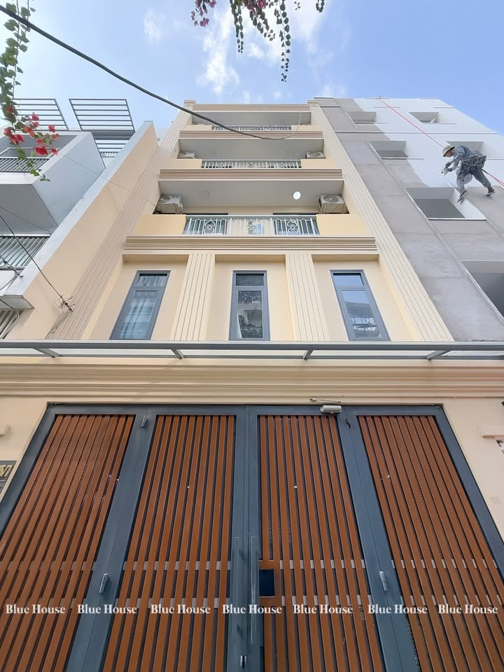 Căn hộ cho thuê Tân Phú 60m² - Ban công lớn thoáng mát ngay Đầm Sen