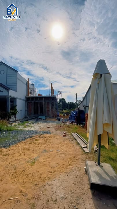 Nhà mặt tiền Nguyễn Văn Thành, Thủ Dầu Một 1.750m² giá 23 tỷ - Đầu tư sinh lời ngay!