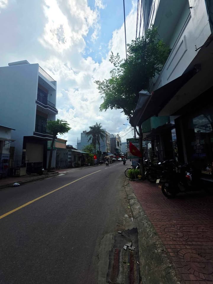 Nhà mặt tiền kinh doanh Lê Hồng Phong, Quy Nhơn 87m² giá 7 tỷ - Đầu tư sinh lời ngay!
