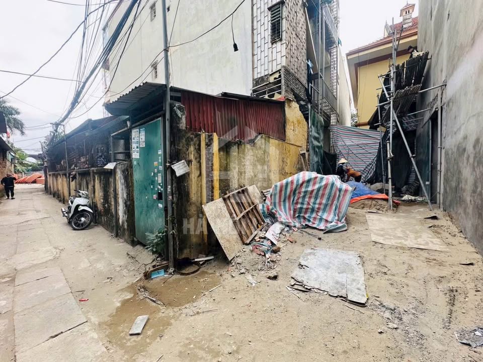 Đất Phú Diễn 40m² giá thỏa thuận - Sổ vuông vắn gần trường Tài Nguyên!