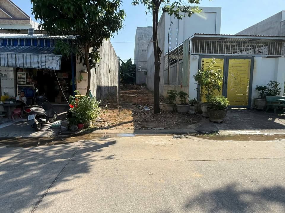 Đất hẻm xe hơi 150m² tại Thới Hòa, Bến Cát - Giá 2.3 tỷ, thương lượng ngay!