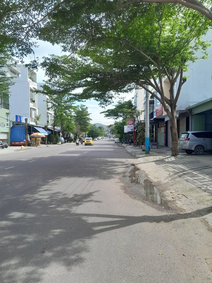 Đất 2 Mặt Tiền Khu Gara Quyền Quy Nhơn 110m² - Sổ Đỏ Chính Chủ, Giá Tốt!