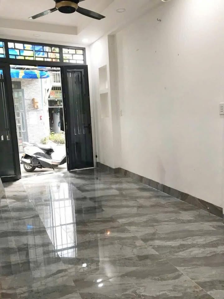 Nhà cho thuê hẻm Ba Gác 1/ Đường Lạc Long Quân, Quận 11 - 33m² chỉ 9 triệu