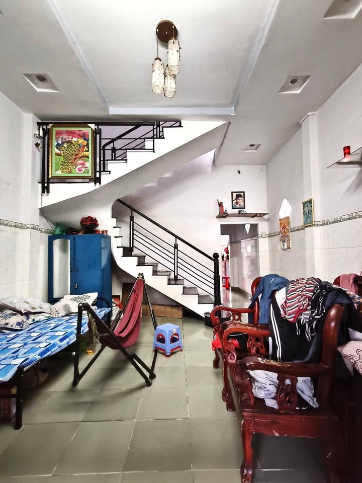 Nhà bán Hóc Môn 57m² giá 2,6 tỷ - Khu dân cư an ninh, yên tĩnh