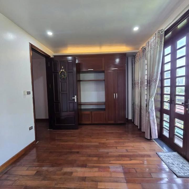 Nhà phố Nguyễn Hoàng 55m² 5 tầng - Đầu tư sinh lời, chính chủ bán!