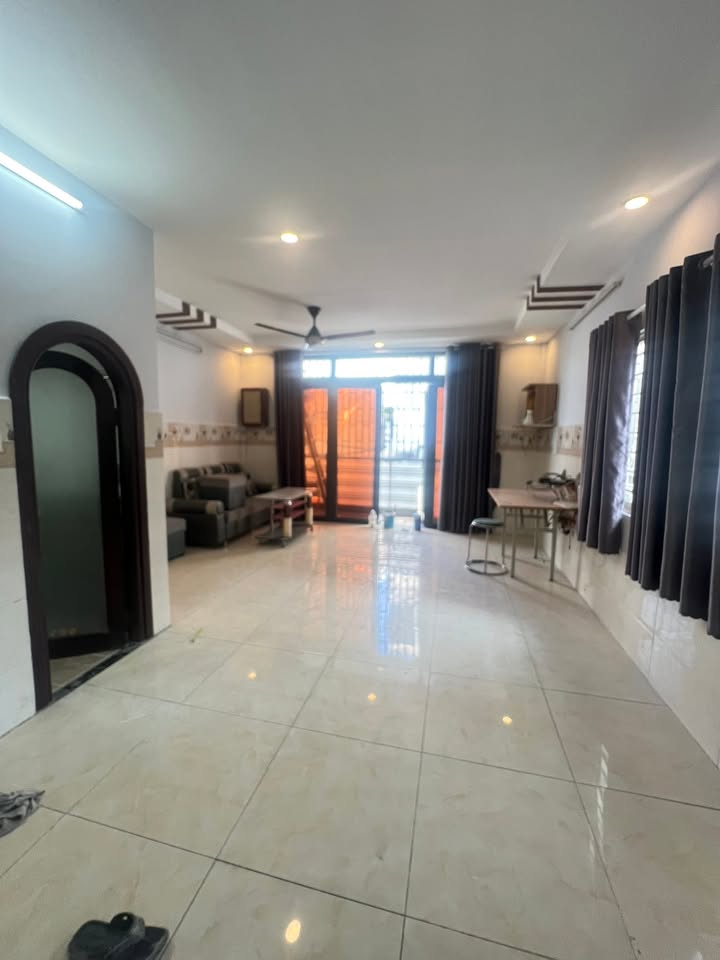 Nhà cho thuê nguyên căn đường Âu Dương Lân, quận 8 - Đẹp như mới, chỉ 8.5 triệu/tháng!