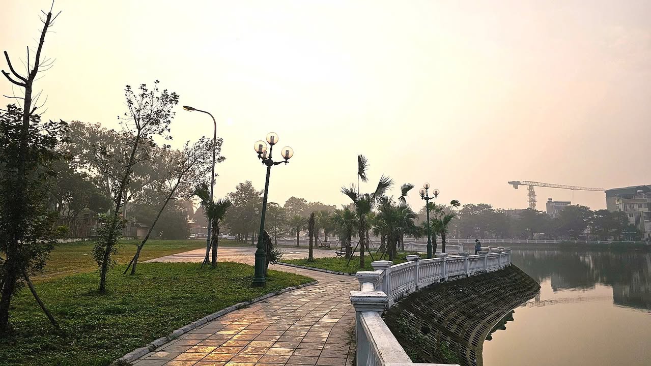 Bán nhà mặt phố Thạch Bàn 68m² giá 30 tỷ - Tiềm năng kinh doanh lớn!