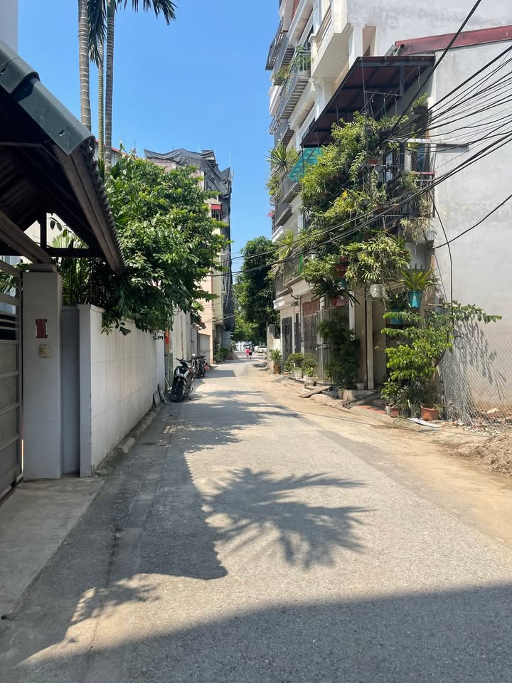 Nhà Bồ Đề Long Biên 61m² giá 10.3 tỷ - Đất hiếm, sổ đỏ chính chủ!