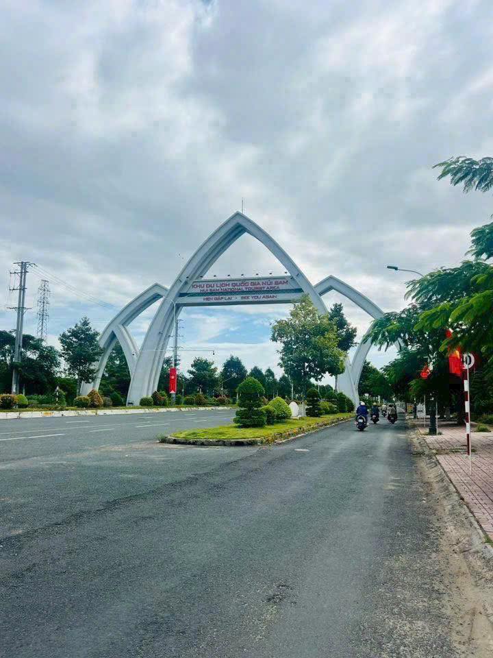 Lô đất đẹp 2 mặt tiền Châu Đốc 600m² giá 1 tỷ - Đầu tư sinh lời ngay!