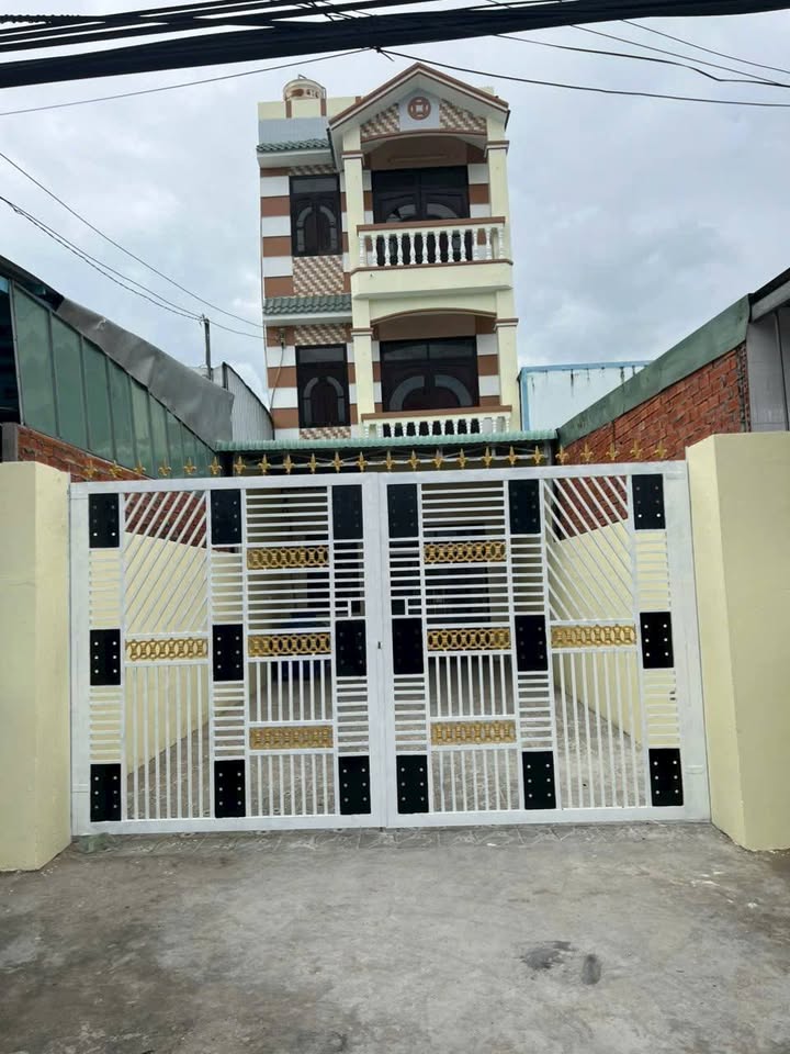 Bán nhà nghỉ 3 tầng mặt tiền Quốc lộ 1A, Vĩnh Lợi, Bạc Liêu - Giá chỉ 3.69 tỷ!