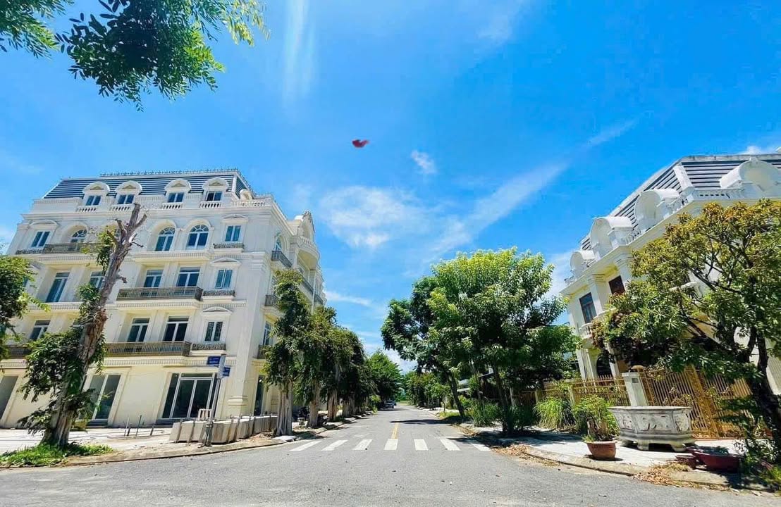 Bán nhanh lô đất biệt thự mặt tiền Nguyễn Lữ, Đà Nẵng 270m² giá 24.7 tỷ - Đầu tư sinh lời hấp dẫn!