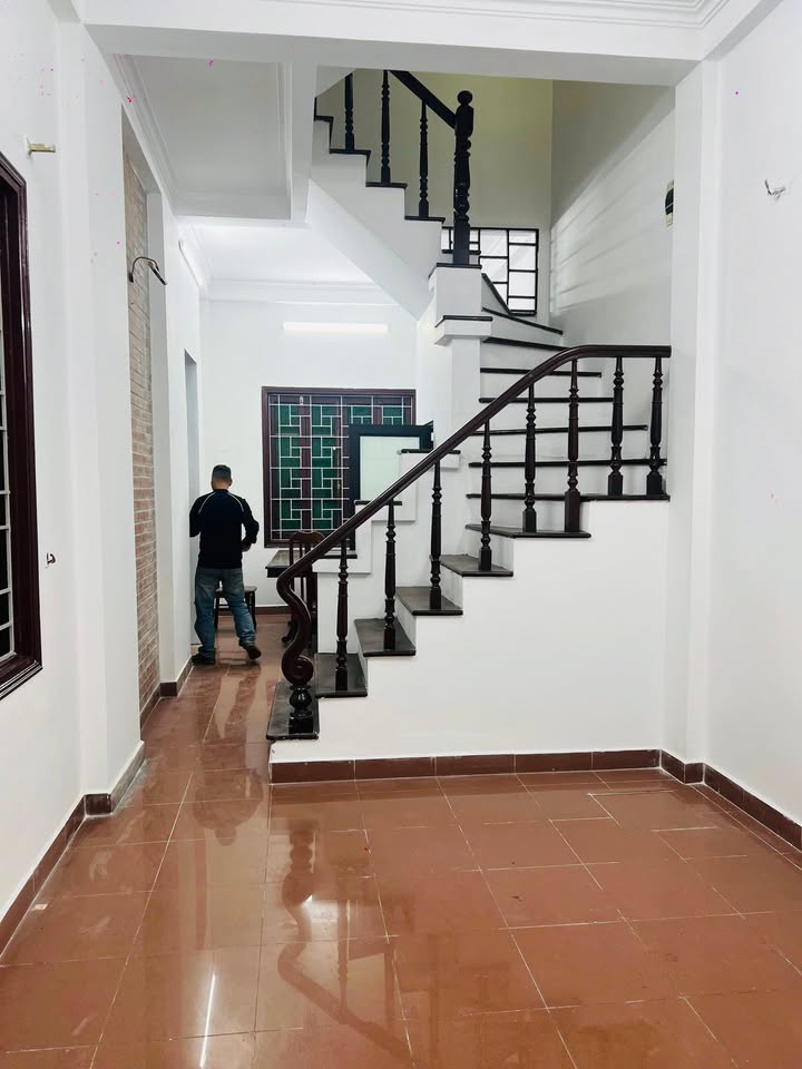 Nhà nguyên căn 4 tầng ngõ 229 Bạch Đằng, Hoàn Kiếm 45m² - Cho thuê gấp chỉ 10 triệu/tháng!