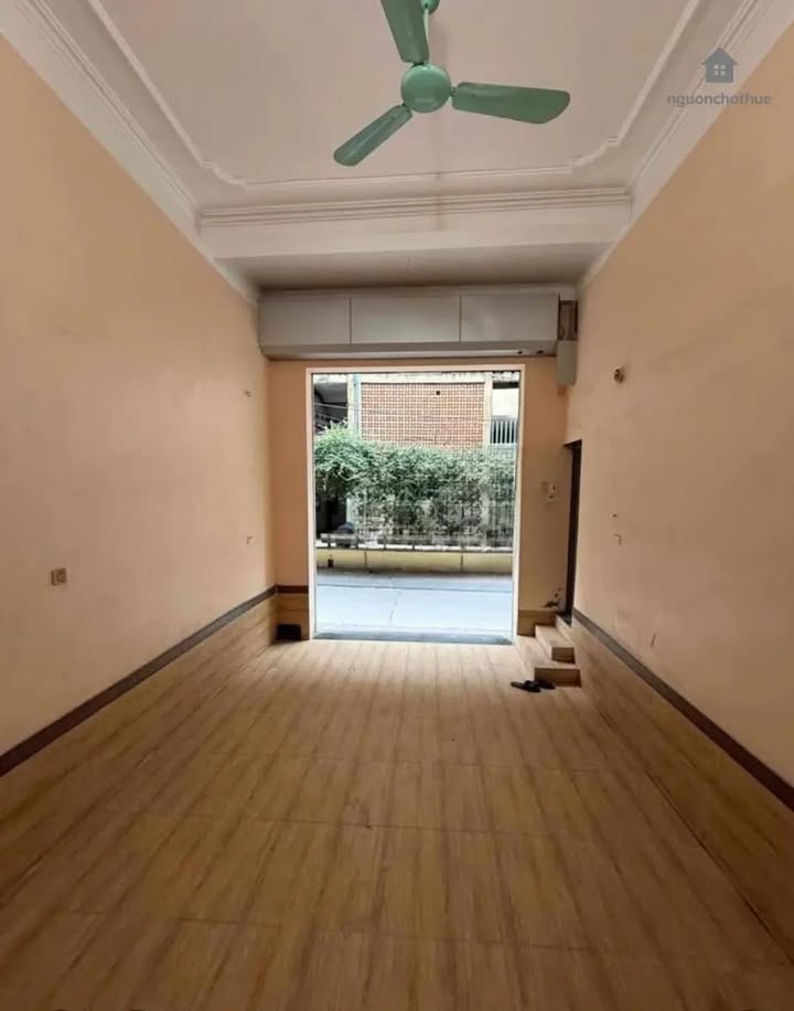 Nhà cho thuê Phương Mai, Đống Đa, 94m² giá 15 triệu - Không gian thoáng mát, thuận tiện kinh doanh