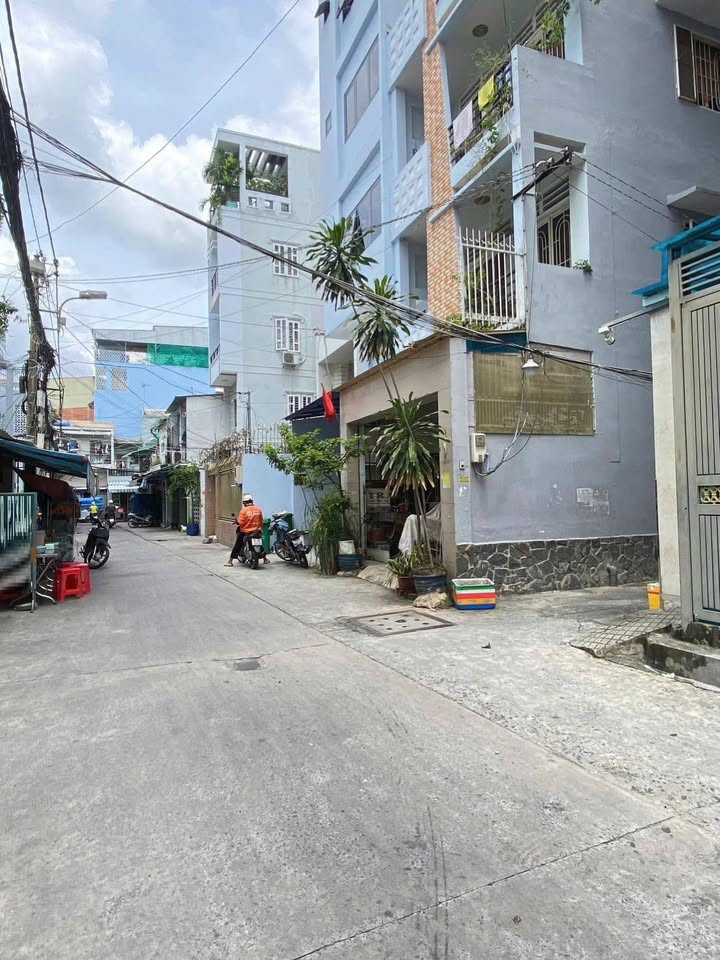Nhà hẻm xe hơi Cách Mạng Tháng 8, Q10 60m² giá 8.5 tỷ - Cơ hội đầu tư tuyệt vời!
