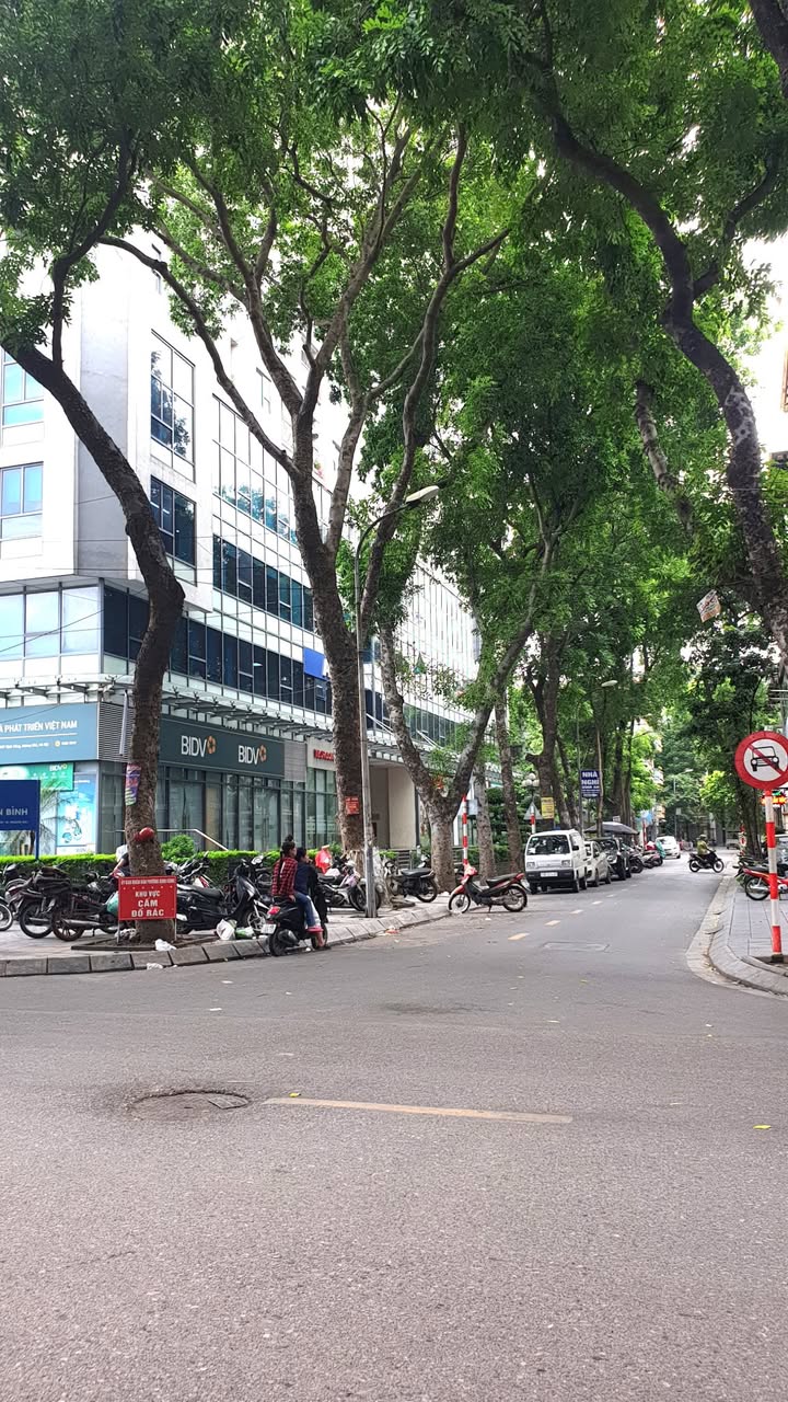 Biệt thự cho thuê khu đô thị Định Công, Thanh Xuân 260m² - Vị trí đắc địa cho văn phòng!