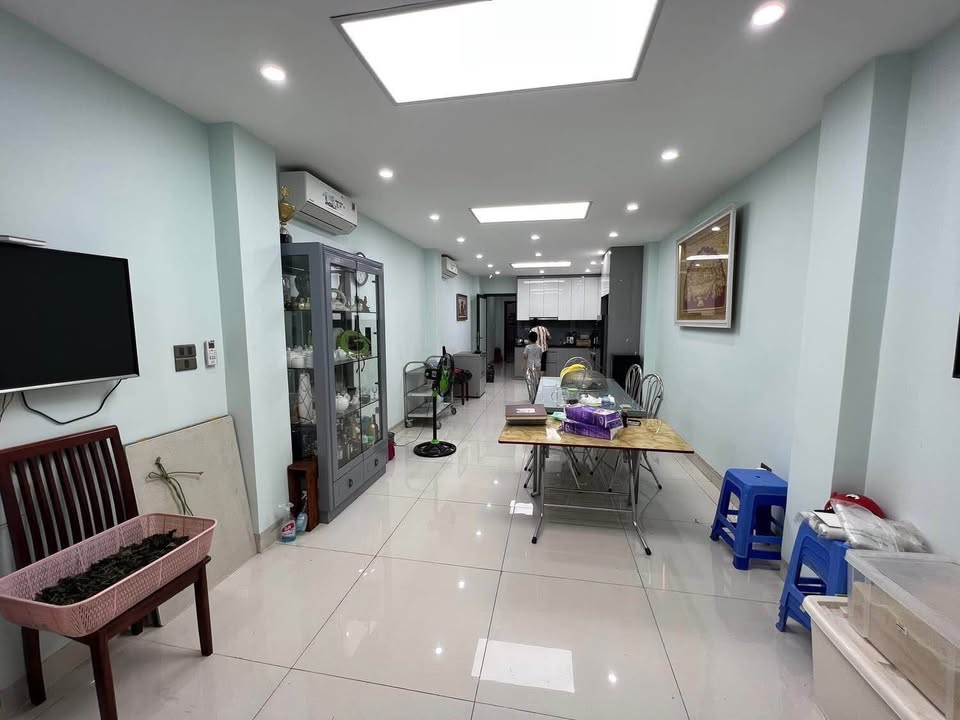 Nhà mặt phố Vũ Ngọc Phan, Đống Đa, 68m² giá 39 tỷ - Kinh doanh đa dạng ngay vị trí đắc địa!