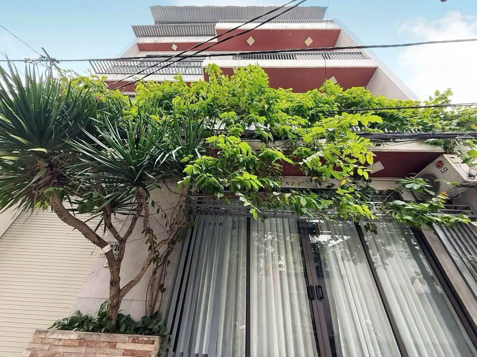 Nhà 4 tầng Hoàng Diệu, Đà Nẵng 64m² giá 3.99 tỷ - Vị trí đắc địa, gần chợ trường học!