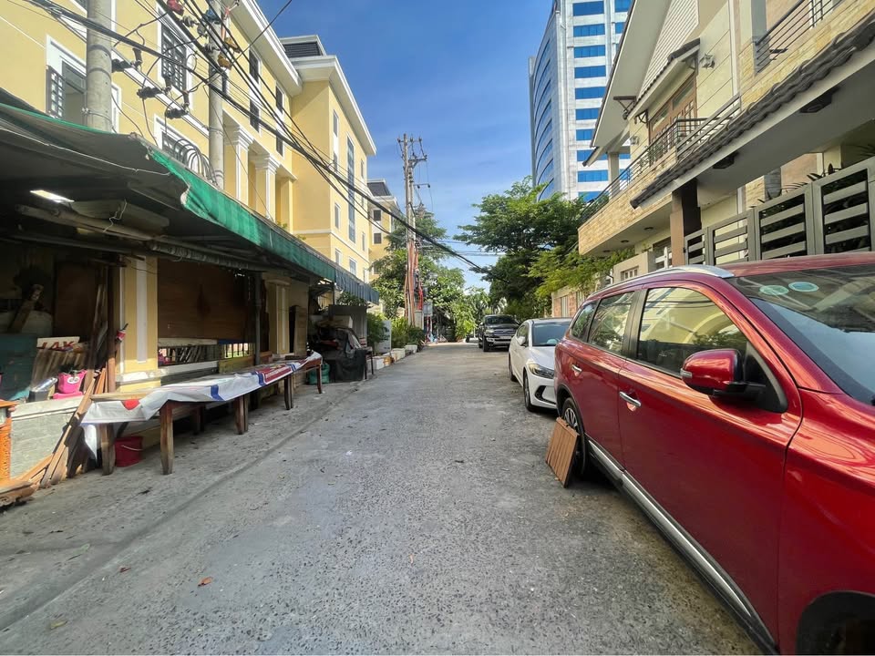 Nhà 2 Tầng 3 mặt kiệt ô tô 6m Núi Thành 56m² giá 5 tỷ - Tiềm năng đầu tư vượt trội!