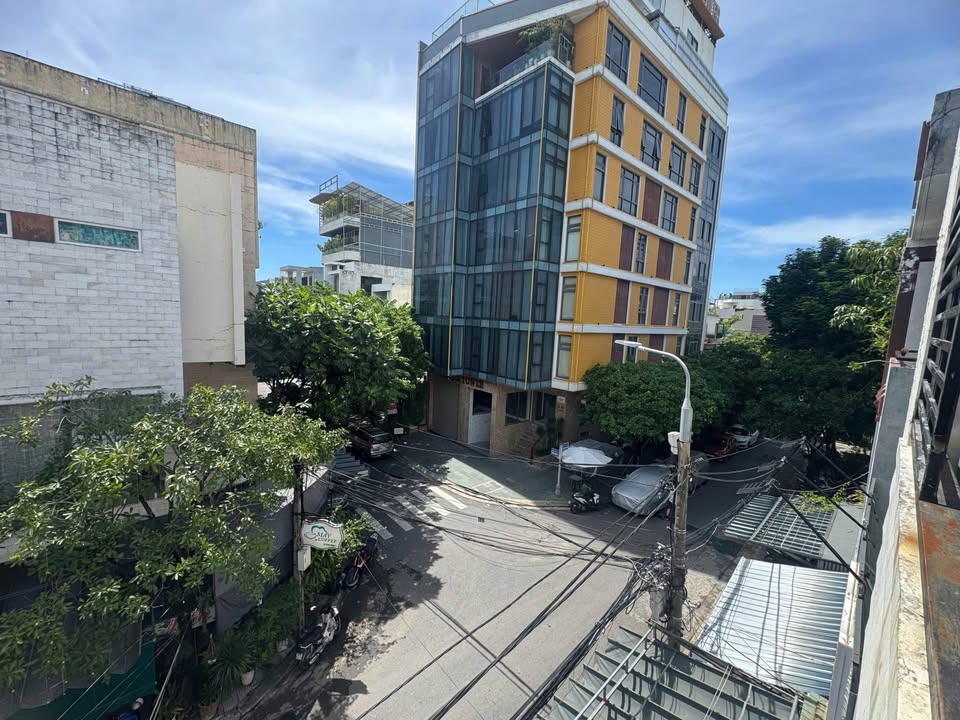 Nhà mặt tiền Nguyễn Bá Học Đà Nẵng 99m² giá 13.8 tỷ - Vị trí đẹp gần công viên Apec