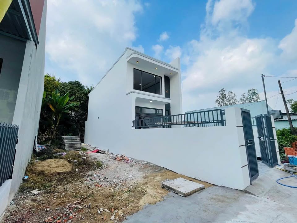 Nhà mới Trà Vinh 72m² giá 1.299 tỷ - Thiết kế thông thoáng và sân ô tô!