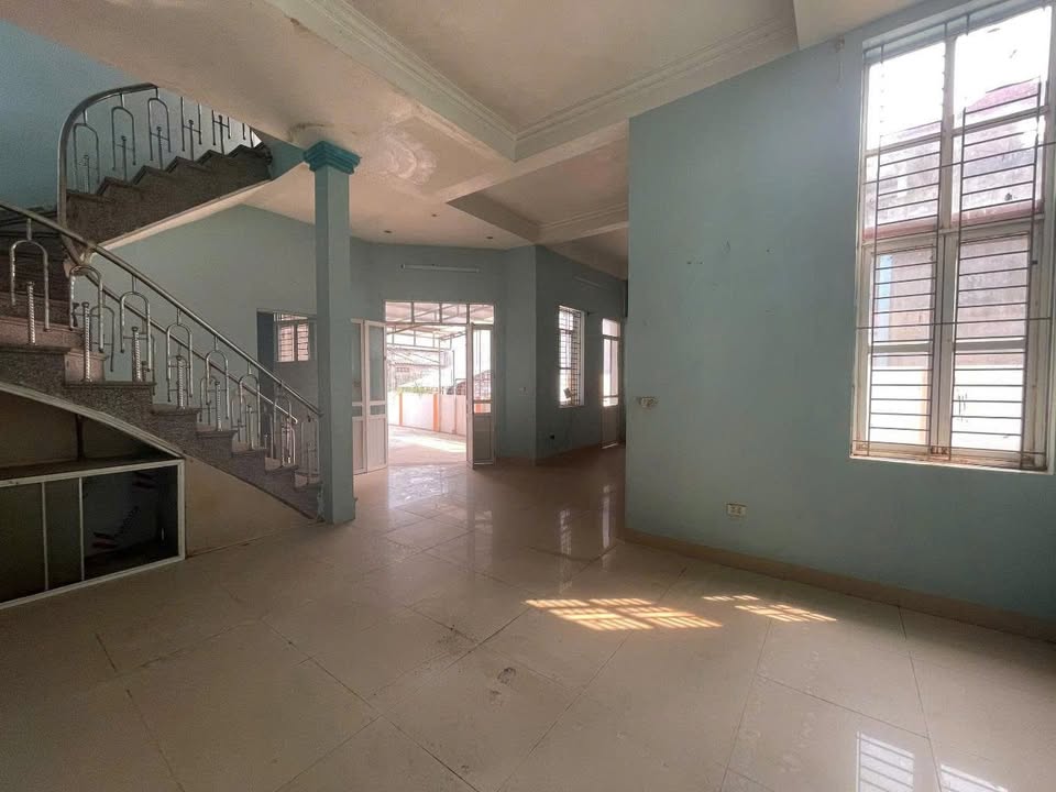 Nhà 3 tầng Dương Hà 230m² giá 9 tỷ - Lô góc, ô tô vào tận nơi!