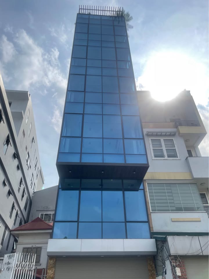 Nhà 7 tầng Ngọc Thụy 80m² giá 19.6 tỷ - Ô tô tránh, sổ đỏ trao tay!