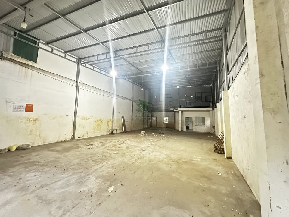 Kho cho thuê Cầu Dứa - Vĩnh Ngọc 235m² giá 12 triệu - Thích hợp kinh doanh