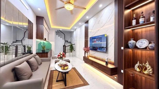 Bán nhà mặt phố Trương Định Quận Hoàng Mai 52m² giá 8,5 tỷ - Đầy đủ tiện nghi, sẵn sàng ở ngay!