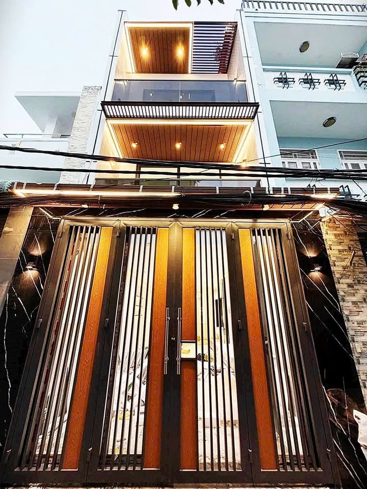 Nhà Mặt Tiền Kinh Doanh Hẻm 160 Nguyễn Văn Quỳ Quận 7 37m² giá 6.2 tỷ - Đầu tư sinh lời!