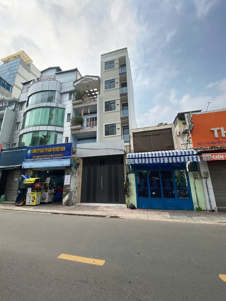 Bán nhà mặt tiền Nguyễn Văn Đậu, quận Phú Nhuận, 81m² - Vị trí đẹp, kinh doanh sầm uất!