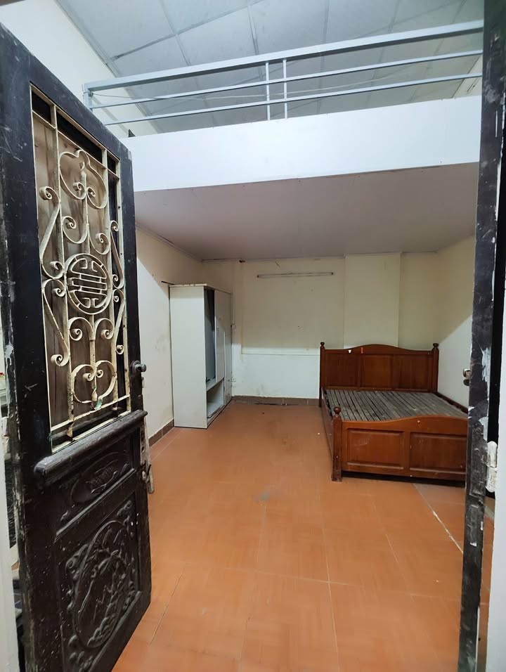 Nhà cho thuê tại Yên Phụ, Tây Hồ 23m² giá 3.5 triệu - Vị trí trung tâm, tiện ích đầy đủ!