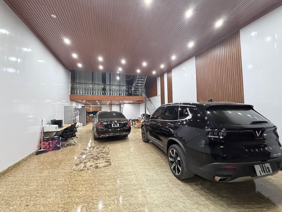 Nhà 3 tầng Tổ 27, Tân Hà, Tuyên Quang 100m² giá 3.7 tỷ - Chính chủ bán gấp!