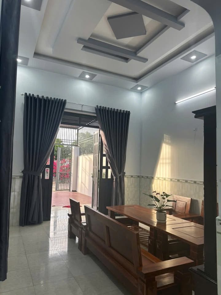 Nhà cấp 4 Hòa Khánh 90m² giá 1 tỷ - Vị trí thuận lợi, chợ gần!