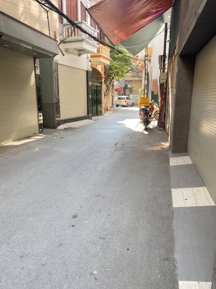 Nhà riêng phố Thịnh Hào 1, Đống Đa 37m² giá 4.5 tỷ - Vị trí đắc địa, tiện ích đầy đủ!