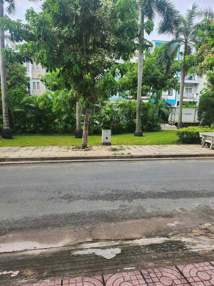 Đất nền đẹp tại quận Bình Thạnh 92m² giá 14.5 tỷ - Đối diện công viên, gần ĐH Văn Lang!