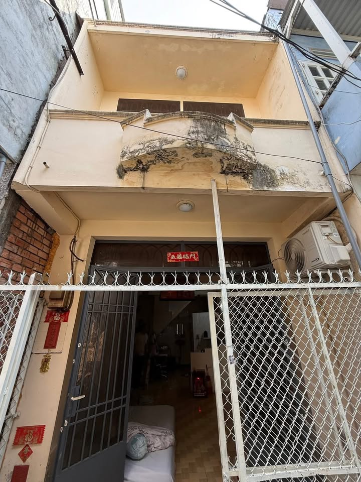 Nhà hẻm Lạc Long Quân, Quận 11, 31m² giá 3.95 tỷ - Chính chủ bán gấp!