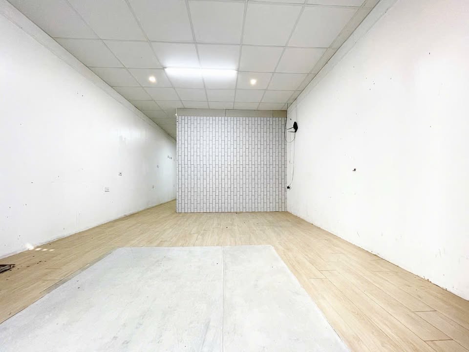 Nhà nguyên căn 889 Quang Trung, Hà Đông 3PN giá chỉ 6 triệu - Sẵn sàng vào ở!