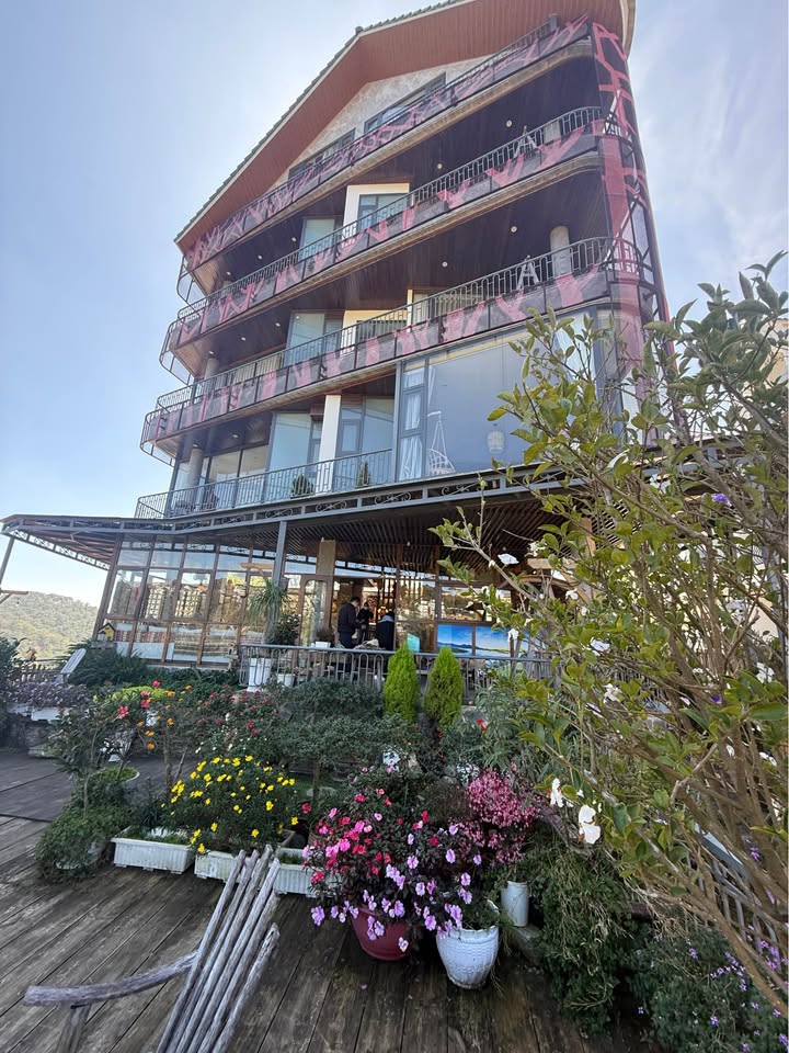 Căn hộ homestay tại Hoàng Hoa Thám Đà Lạt 290m² giá 20.5 tỷ - View rừng thông tuyệt đẹp!