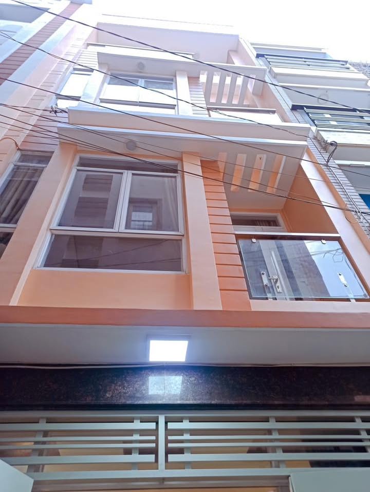 Nhà 5 tầng Bùi Văn Thêm, Phú Nhuận 50m² giá 7 tỷ - Hẻm xe hơi, gần sân bay!